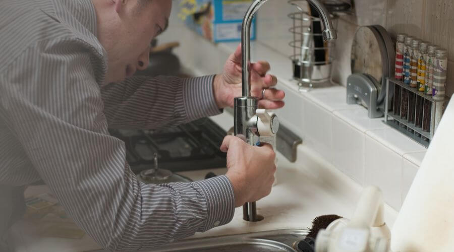 Expert burst pipe repair services in Bulpitt, IL